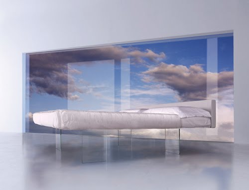 Daniele Lago e il suo letto trasparente