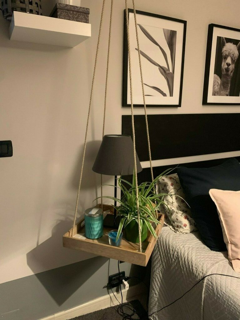 comodino sospeso camera da letto