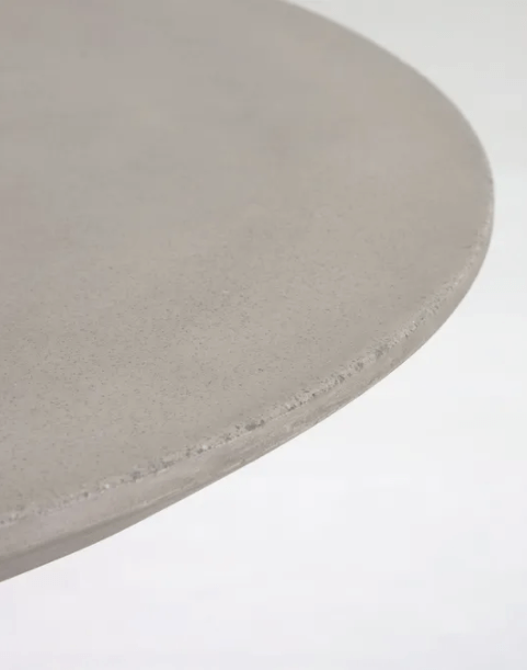 Tavolino in cemento da esterno